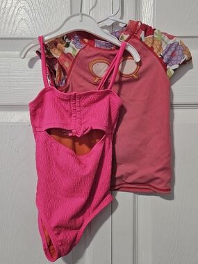Girls Bright Pink One-Piece Swimsuit + Pink Rash Guard Top